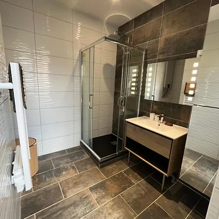 Les Vagues D'opale アパート