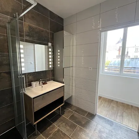 Les Vagues D'opale アパート